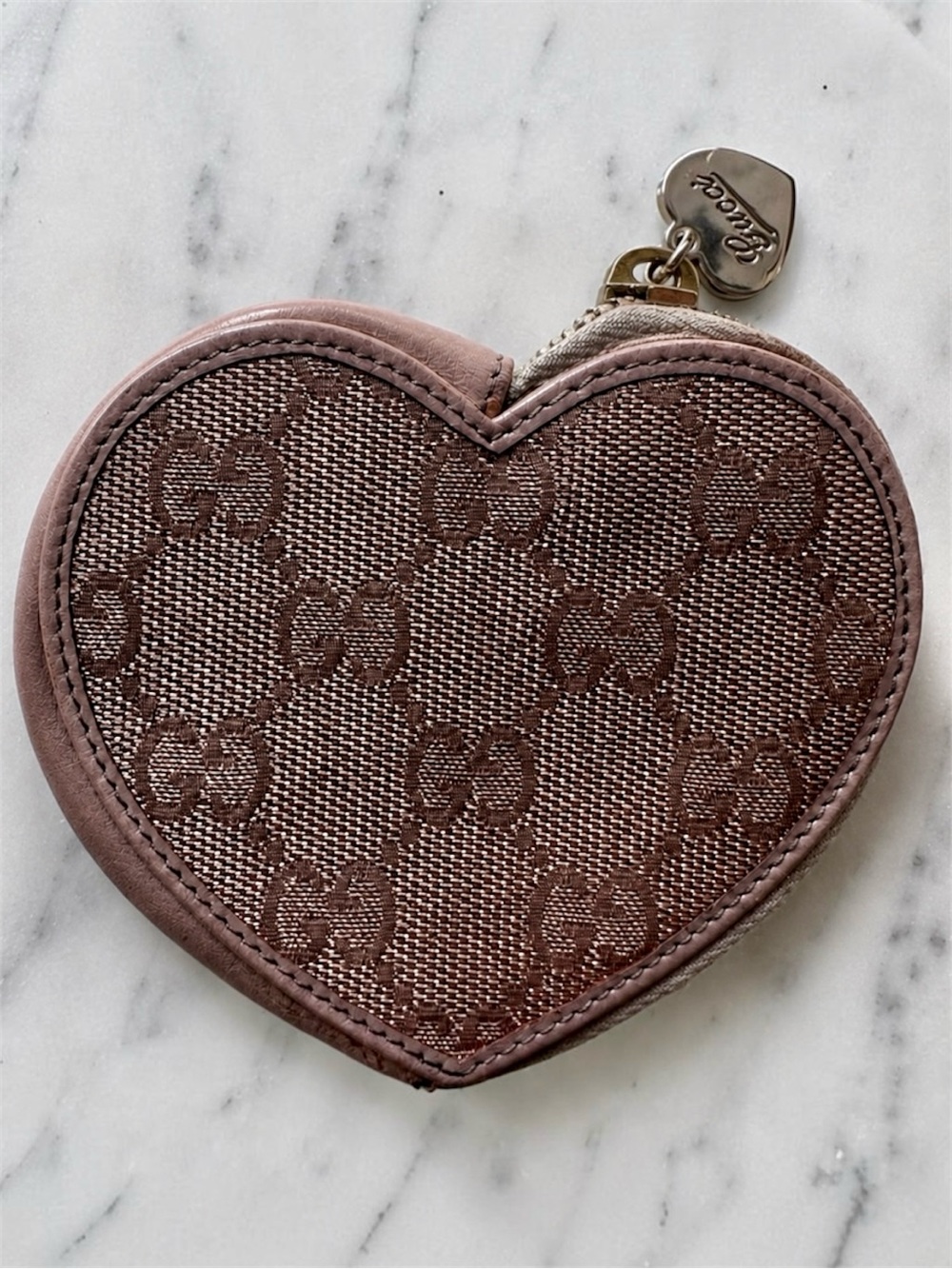 Gucci GG Canvas Heart Coin Purse Pouch Zip Wallet Brown Monogram Vintage